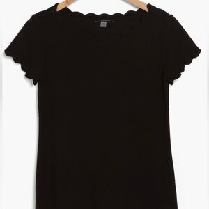 NWT Scalloped Women’s Top